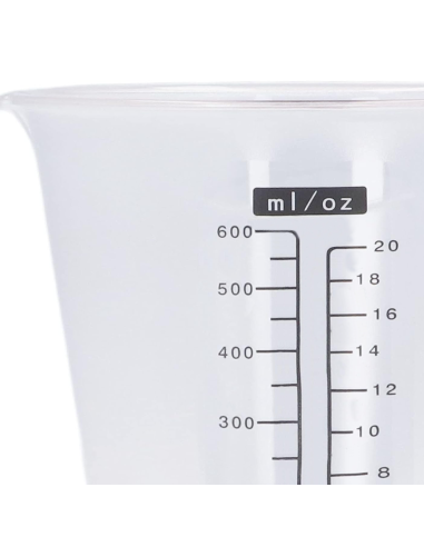 Caraffa con bilancia digitale pesa ingredienti...