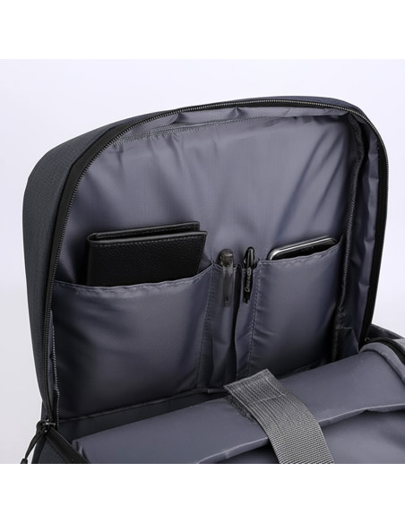 Zaino Porta PC con Ricarica USB Design Compatto per Lavoro Scuola e Tempo Libero