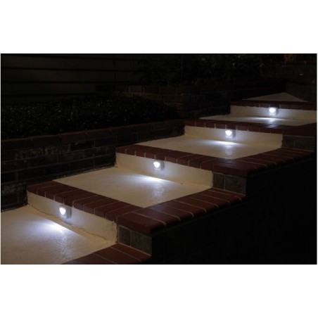 Lampadina con rilevatore di movimento per scale armadi ripostiglio