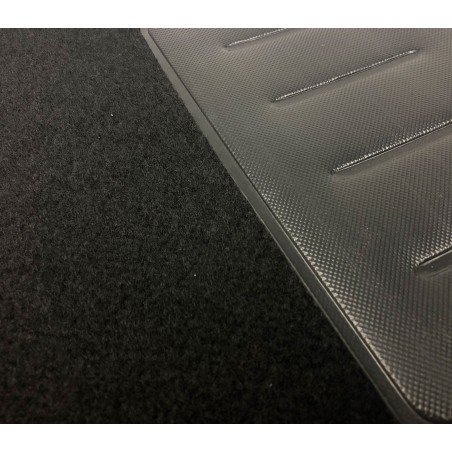 TA051 Set 4 tappetini XONE SPEED in moquette con fondo antiscivolo in 4 colori