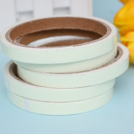 Nastro Multiuso Fluorescente Adesivo si illumina al buio 6 ore 15mm x 3mt