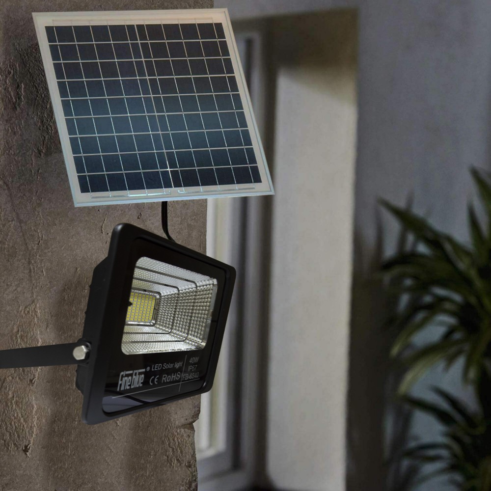 Faro led con ricarica solare 40W impermeabile...