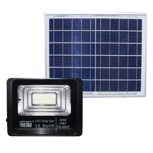 Faro led con ricarica solare 40W impermeabile IP67...