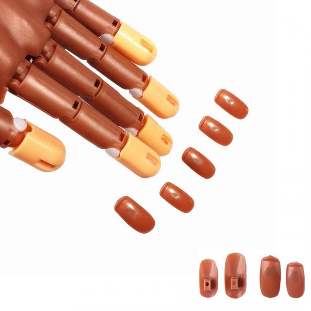 Mano finta snodabile per pratica nail art...