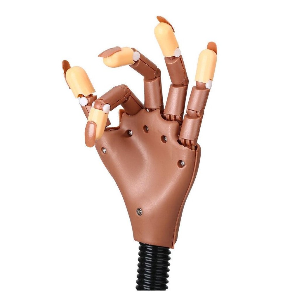 Mano finta snodabile per pratica nail art...