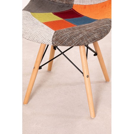 Sedia fantasy tessuto Patchwork 80x52x46cm con gambe in legno e seduta morbida