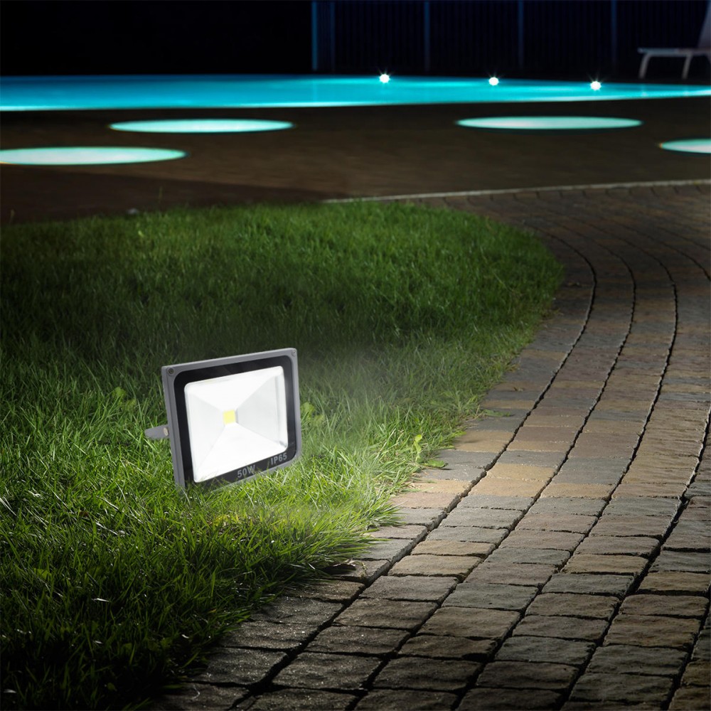 Faro led 50w a luce fredda con staffa a 120° di...