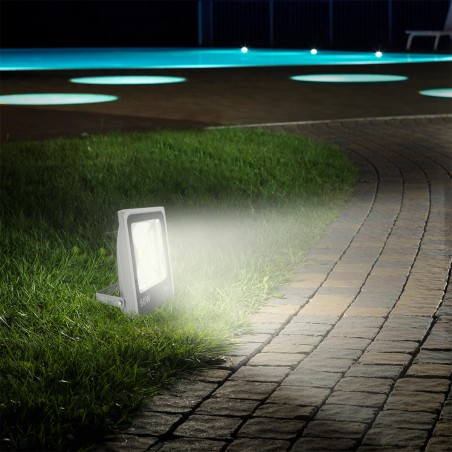 Faro led slim 50w luce fredda con staffa a 120° di angolazione e protezione IP66