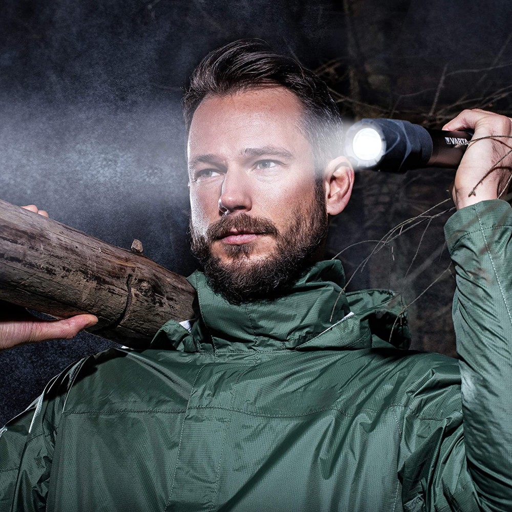 Torcia LED VARTA Indestructible F30 Pro LED...