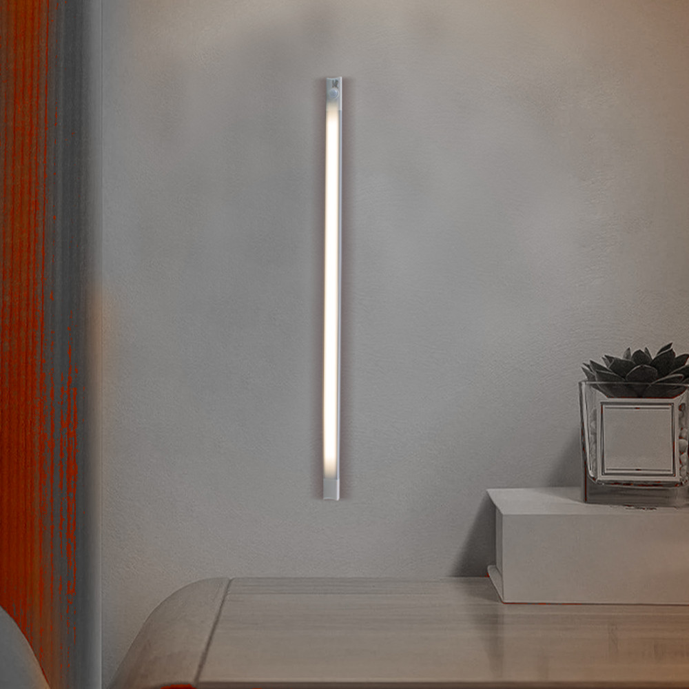 Striscia 38 LED Luce Fredda per Armadio 48cm...