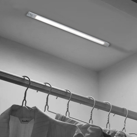 Striscia 48 LED Luce Fredda per Armadio 58cm Ricaricabile USB Sensore Movimento