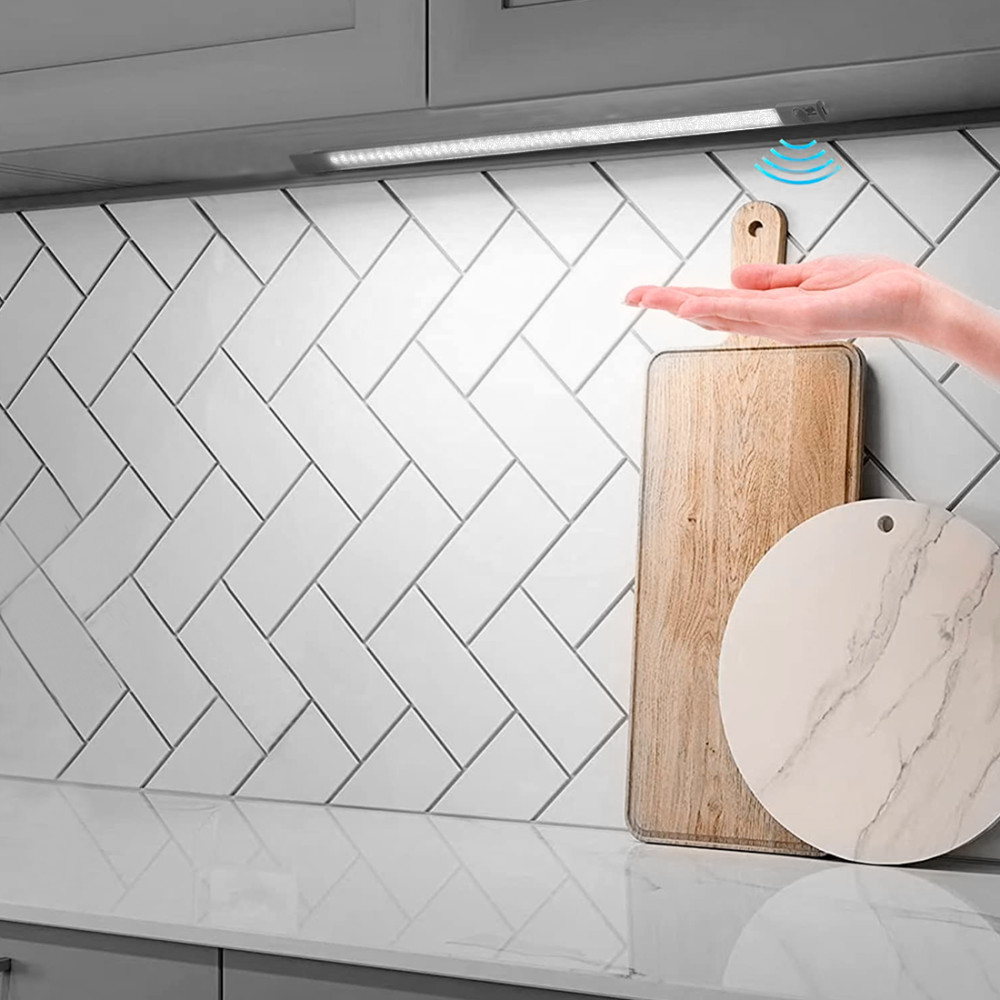 Striscia 28 LED Luce Fredda per Armadio 38cm...