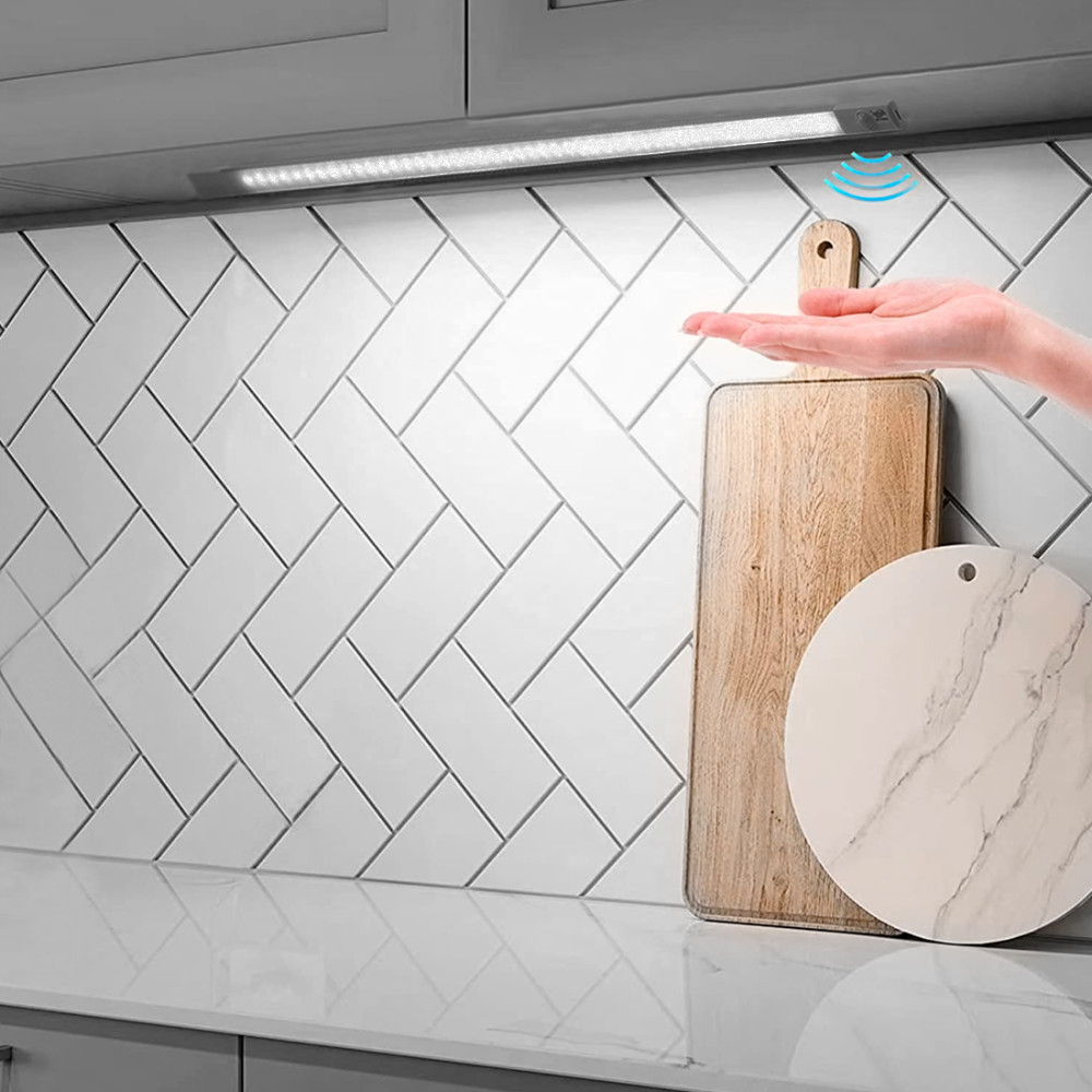 Striscia 38 LED Luce Fredda per Armadio 48cm...