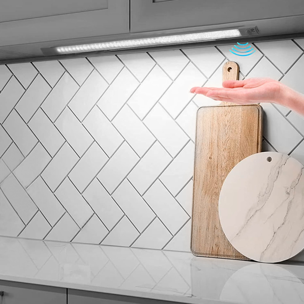 Striscia 48 LED Luce Fredda per Armadio 58cm...