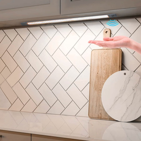 Striscia 48 LED Luce Naturale da Armadio 58cm Ricaricabile USB Sensore Movimento