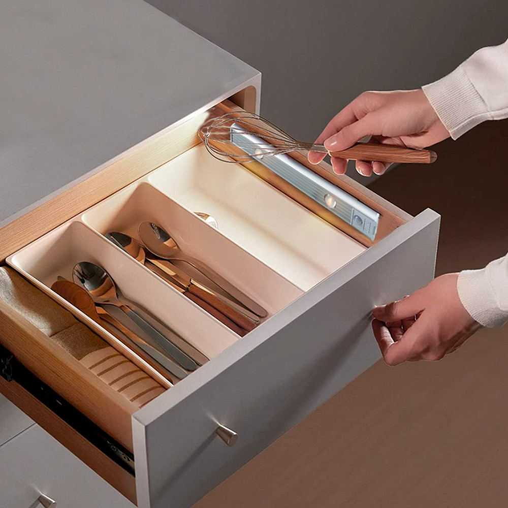 Striscia LED Magnetica Luce Intelligente 30cm...